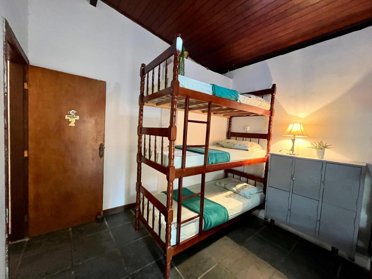 Papagaio Hostal *